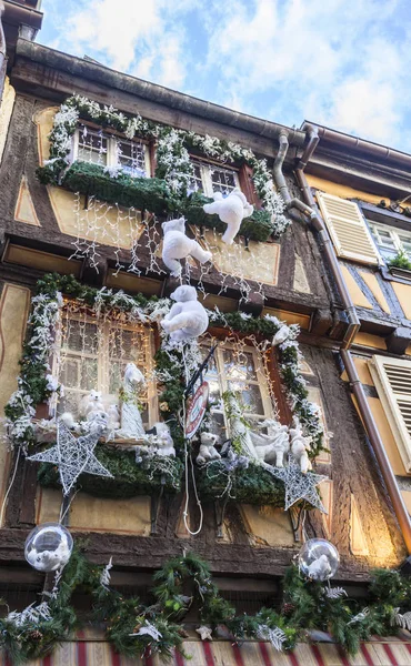 Traditionele Elzasser huis in de Winter — Stockfoto