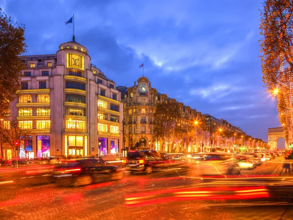 Champs Elysees Boulevard em Paris festivo decorado — Fotografia de Stock