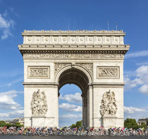 Пелотон в Париже - Тур де Франс 2016 — стоковое фото