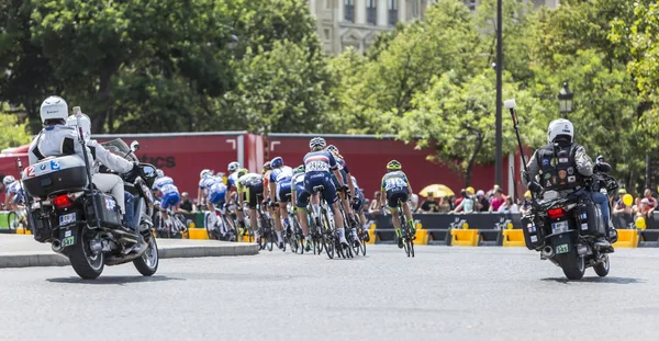 The Feminine Peloton in Paris - La Course by Le Tour de France 2 — Stock Photo, Image