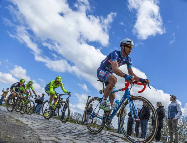 A kerékpáros Dimitri Claeys - Paris Roubaix 2016 — Stock Fotó