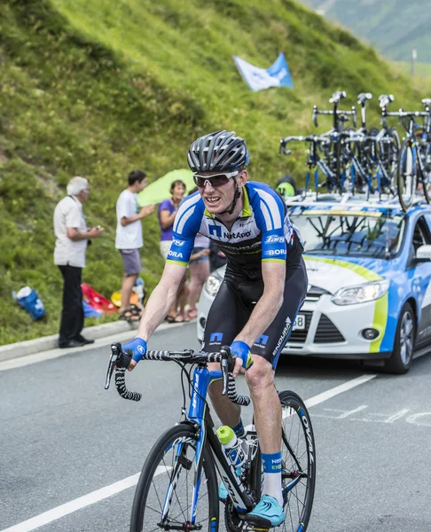 Der radler zakkari dempster auf dem col de peyresourde - tour de fra — Stockfoto