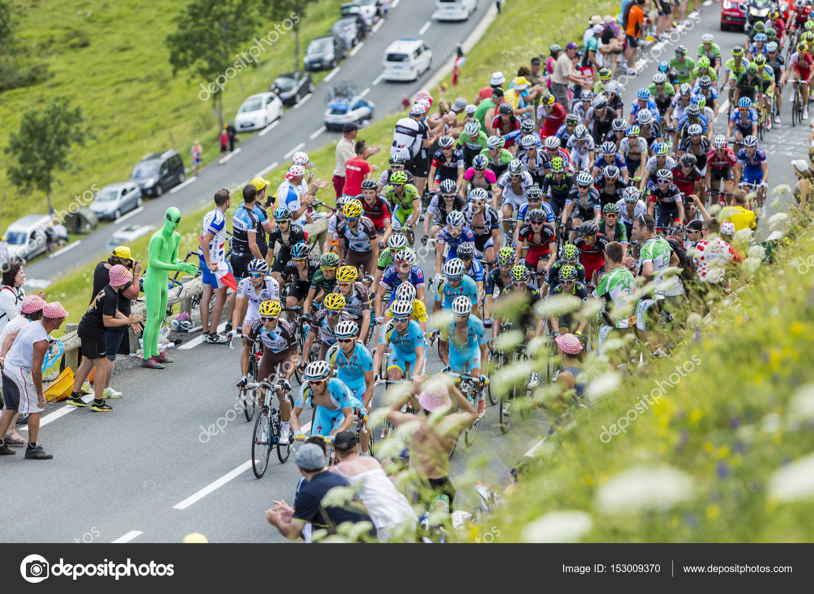 The Peloton on Col de Peyresourde Tour de France 2014 — Stock