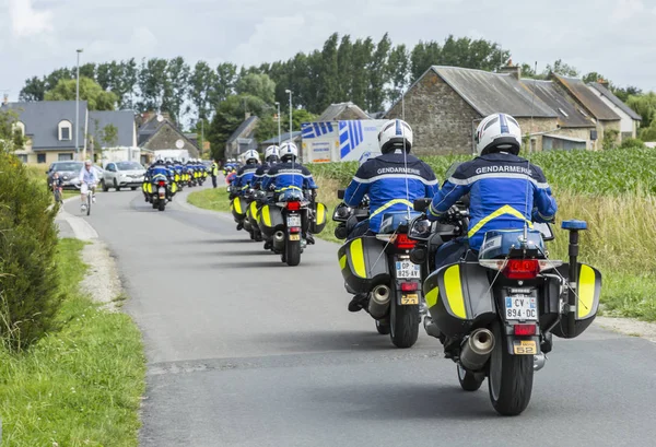 Rangée de policiers français à vélo - Tour de France 2016 — Photo