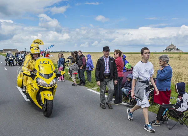 La moto amarilla al inicio del Tour de Francia 2016 — Foto de Stock