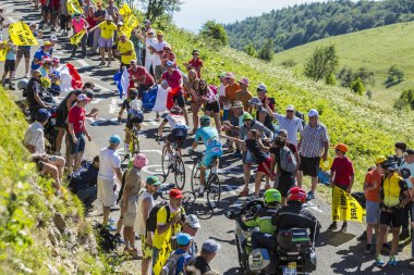 Col du Grand Colombier 'de üç bisikletçi - Fransa Turu 2016