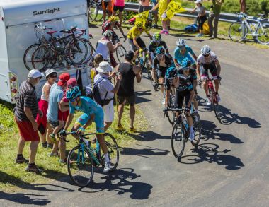 Grup Col du Grand Colombier - Tour de France 201 üzerinde bisiklet