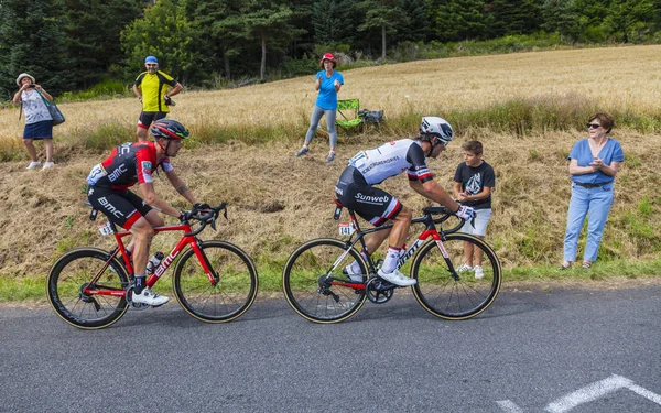 Two Cyclists - Tour de France 2017 — Stock Photo, Image