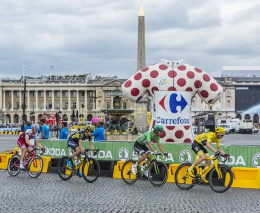 Sarı ve yeşil formaları Paris - Fransa Bisiklet Turu 2017