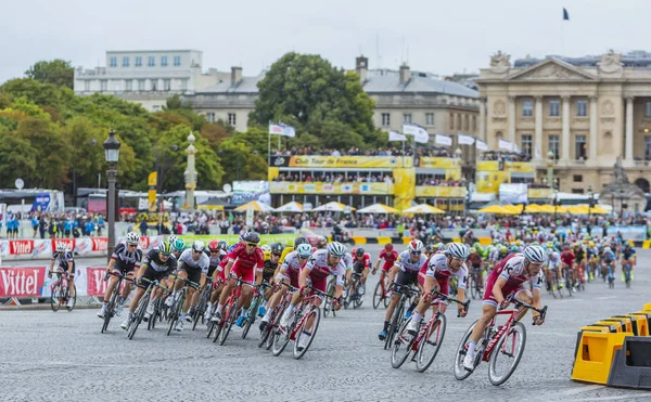 A Peloton, Párizs - Tour de France 2017 — Stock Fotó