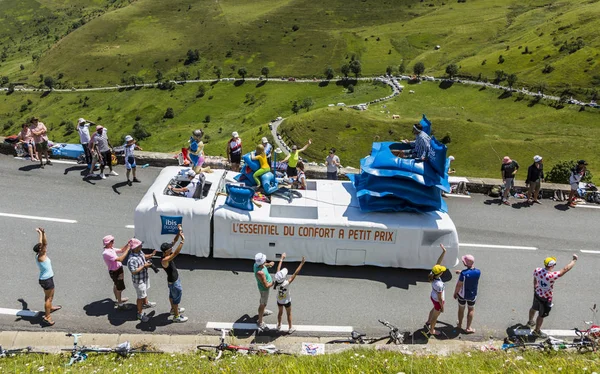 Ibis Budget Caravan - Tour de France 2014 — Stock Photo, Image