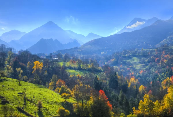 Podzim v horách Pyreneje — Stock fotografie