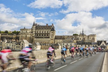 Peloton ve Amboise Chateau-Paris-Tours 2017