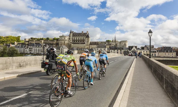 The Breakaway and the Amboise Chateau- Paris-Tours 2017 — Stock Photo, Image