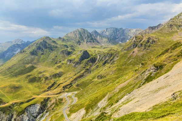 Paysage dans les Pyrénées montagnes — Photo