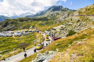 LCL karavanda Alps - Tour de France 2015