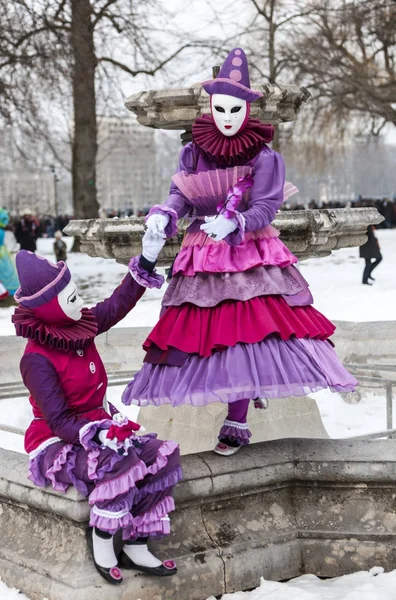Verkleidetes Paar - annecy venezianischen Karneval 2013 — Stockfoto