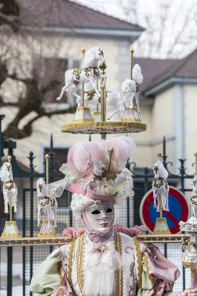 Förtäckt Person - Annecy venetianska karnevalen 2013 — Stockfoto