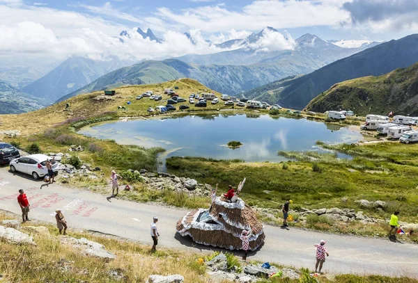 Banette Caravan in Alps - Tour de France 2015 — 图库照片