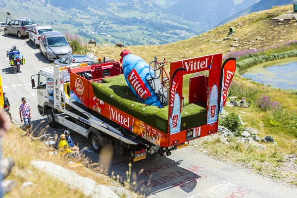 Caminhão de serviço em Alpes - Tour de France 2015 — Fotografia de Stock