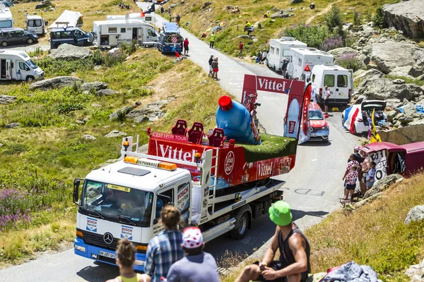 Service-LKW in den Alpen - tour de france 2015 — Stockfoto