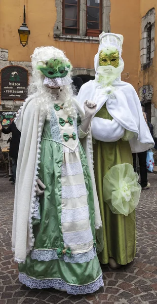 Verkleidetes Paar - annecy venezianischen Karneval 2013 — Stockfoto