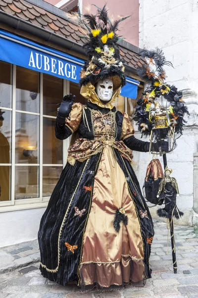 Persona disfrazada - Carnaval veneciano de Annecy 2013 — Foto de Stock