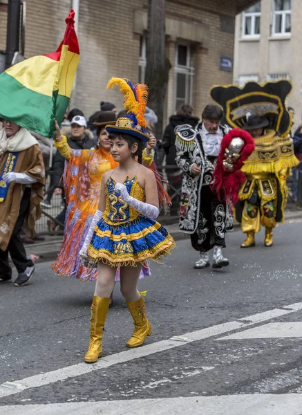 Street Bolivian Girl Dancer - Carnaval de Paris 2018 — Stock Photo, Image