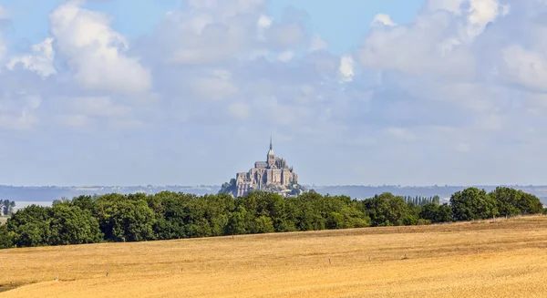 Mont Saint Michel Abbey Normandy Fransa Için Uzaktan Görünümü — Stok fotoğraf