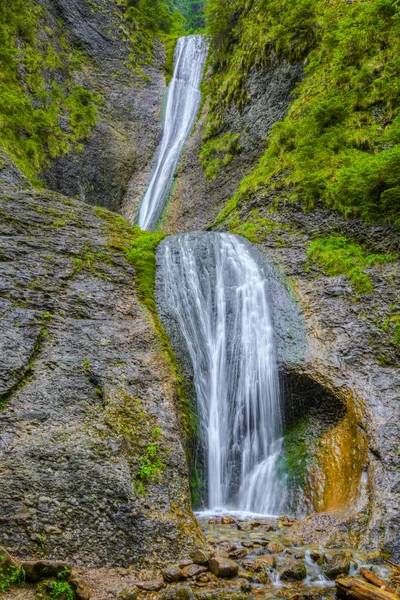 Duruitoarea waterval - Ceahlau-massief, Roemenië — Stockfoto