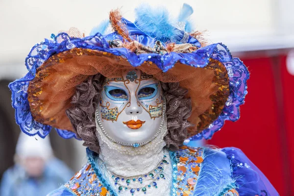 Verkapte persoon - Annecy Venetiaanse carnaval 2013 — Stockfoto