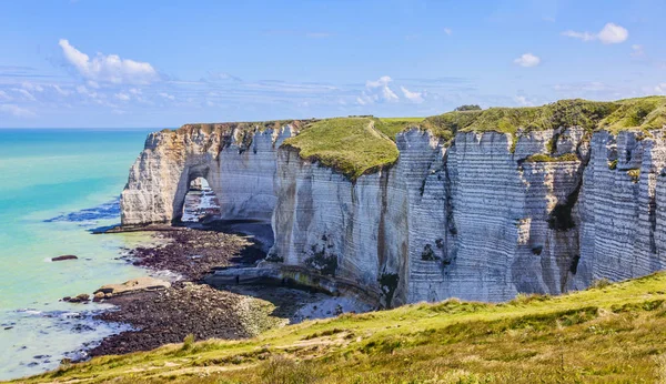 Низкий Приливной Пейзаж Природной Каменной Аркой Маннепорте Закрытой Этретата Нормандии — стоковое фото