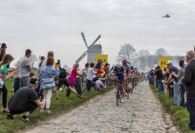 Peloton - Paris-Roubaix 2018