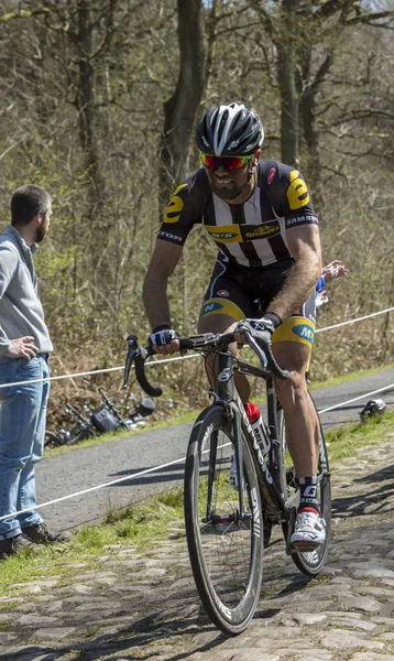 A kerékpáros Reinardt Janse van Rensburg az erdő Arenbe — Stock Fotó