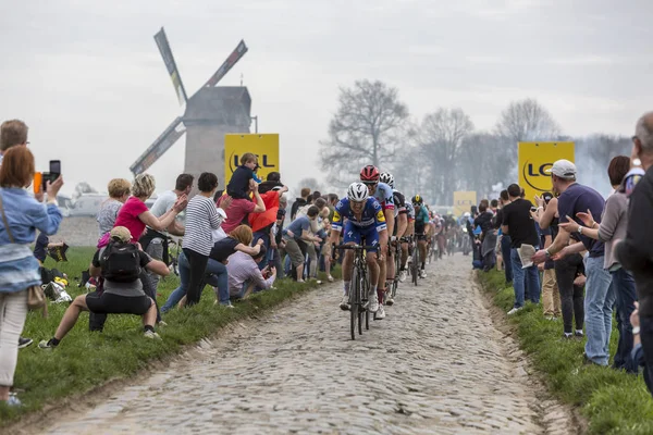 Il Peloton - Parigi-Roubaix 2018 — Foto Stock