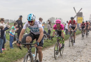 Bisikletçi Gianni Moscon - Paris-Roubaix 2018