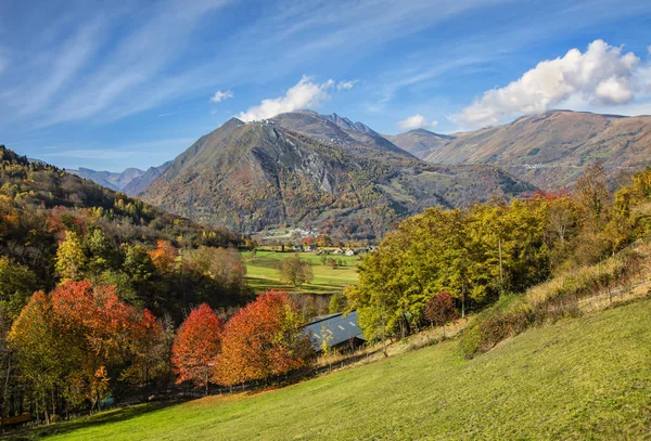 Höstlandskap i Pyrenéerna — Stockfoto
