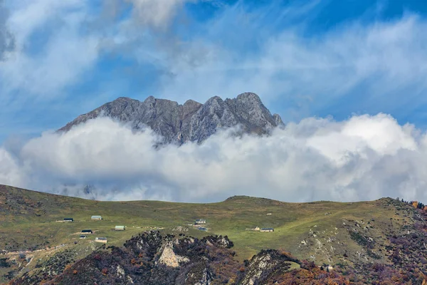 피레네 산맥에 있는 아르 비존 마시프 — 스톡 사진