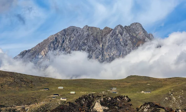 Den Arbizon Massif i Pyrenéerna — Stockfoto