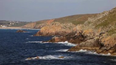 Brittany Sahil Hattı Du Raz Noktası, Point du Raz yakınında Fransa 'nın kuzeybatısındaki Brittany sahilinde yer alan kıyı şeridi.