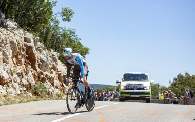 Col du Serre de Tourre, Fransa - 15 Temmuz 2016: AG2R La Mondiale Team üyesi Lüksemburg bisikletçisi Bauke Mollema, Fransa Bisiklet Turu sırasında Col du Serre de Tourre 'de Ardeche Gorges' da bireysel zaman denemesi aşamasında