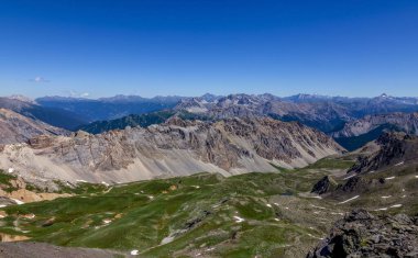 Fransa 'nın Hautes-Alpes kentindeki Claree Vadisi' nin en yüksek kesiminin güzel görüntüleri..