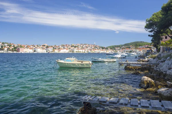 Boot Fortøjet Træ Molen Havnen Losinj Kroatien - Stock-foto