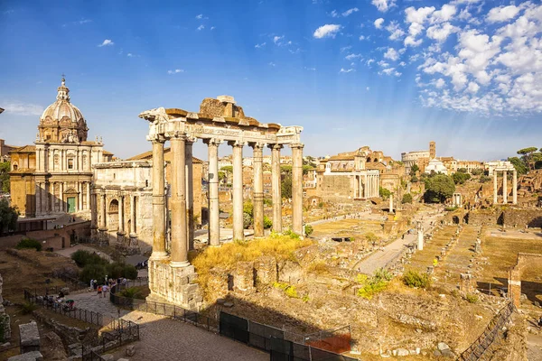 古代ローマのフォーラムやフォロ ロマーノの遺跡 ローマ イタリア — ストック写真