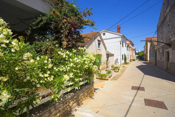 Straatbeeld Oude Mediterrane Stad Valun Eiland Cres Kroatië — Stockfoto