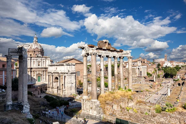 古代ローマのフォーラムやフォロ ロマーノの遺跡 ローマ イタリア — ストック写真