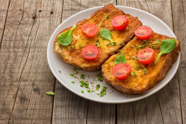 Sebzeli kızarmış ekmek ekmeği. 