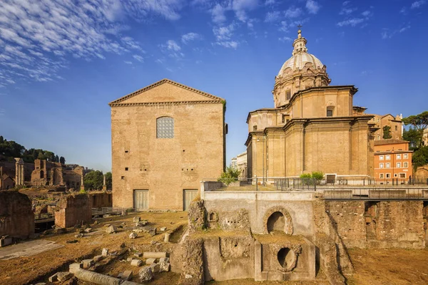 古代ローマのフォーラムやフォロ ロマーノの遺跡 ローマ イタリア — ストック写真