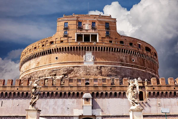 哈德里安陵墓 通常被称为圣天使城堡 Castel Sant Angelo 和圣天使桥 Sant Angelo Bridge 意大利 — 图库照片