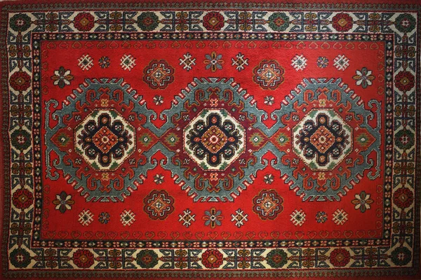 Eski halı doğal malzeme Ulusal oryantal desenli